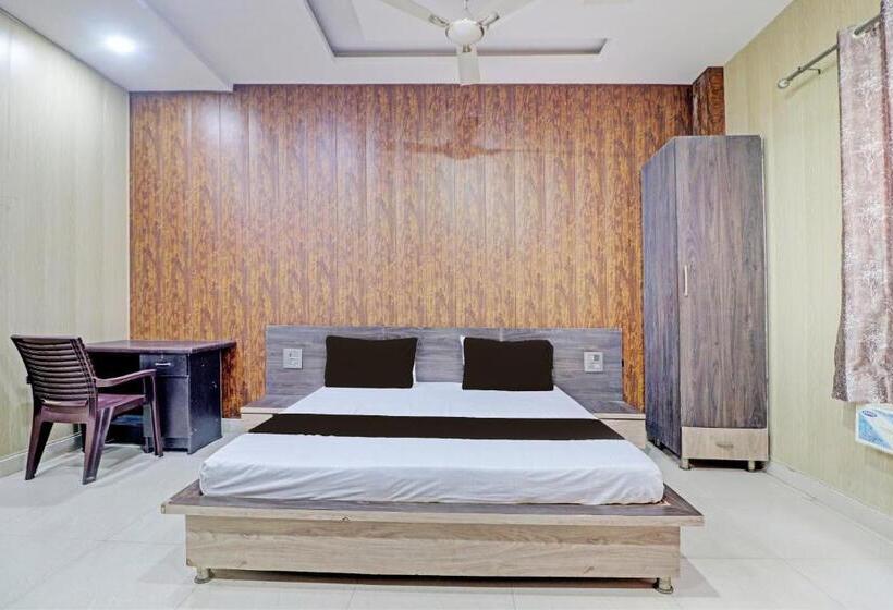 Трехместный Номер Классика, Grand Townhouse