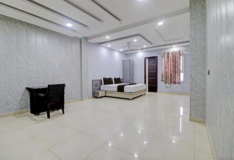 Трехместный Номер Классика, Grand Townhouse