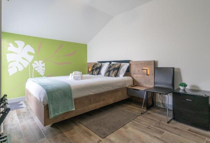 Номер Deluxe с Балконом, Leevin Guesthouse