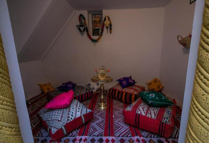 اتاق لوکس چهار تخته, Riad Qamar Fez