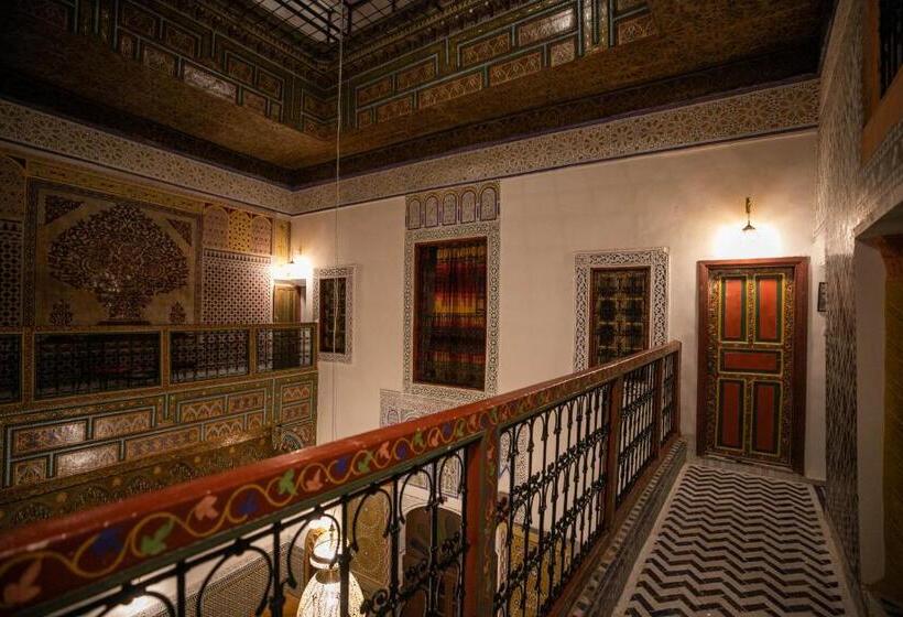 اتاق استاندارد سه تخته با بالکن, Riad Qamar Fez
