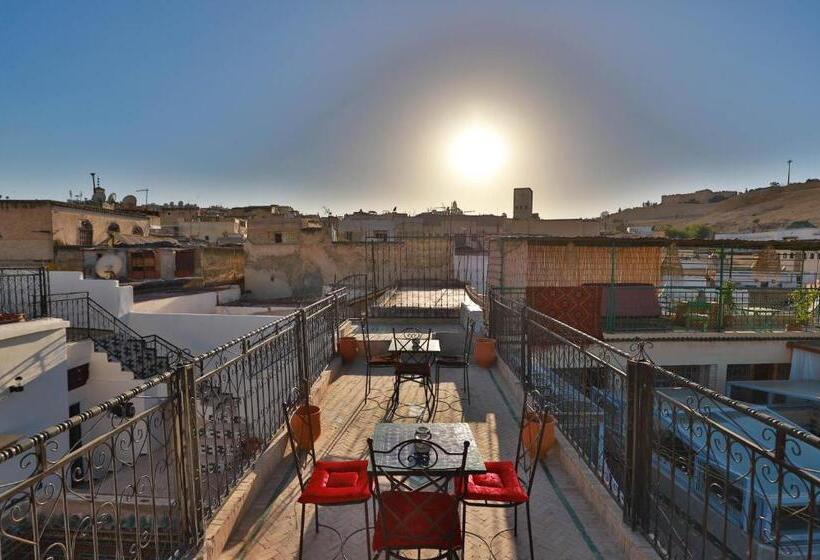 اتاق سوپریور چهار تخته, Riad Qamar Fez