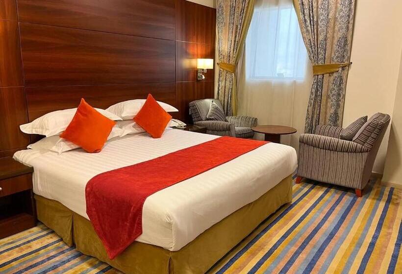 Люкс 3 Спальни, Hayatt Suites &