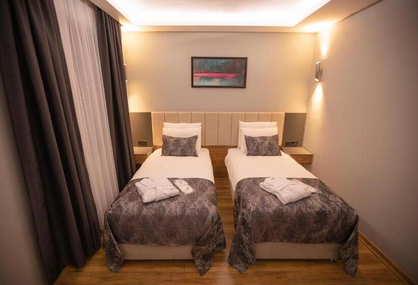 اتاق لوکس سه تخته, Divares Luxury