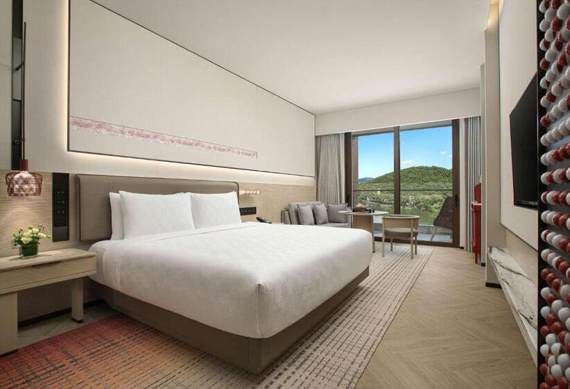 带大床的标准间, Hualuxe Hotels And Resorts Sanya Yalong Bay Resort, An Ihg