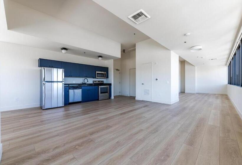 Студия Стандарт, Kasa Sunset Los Angeles