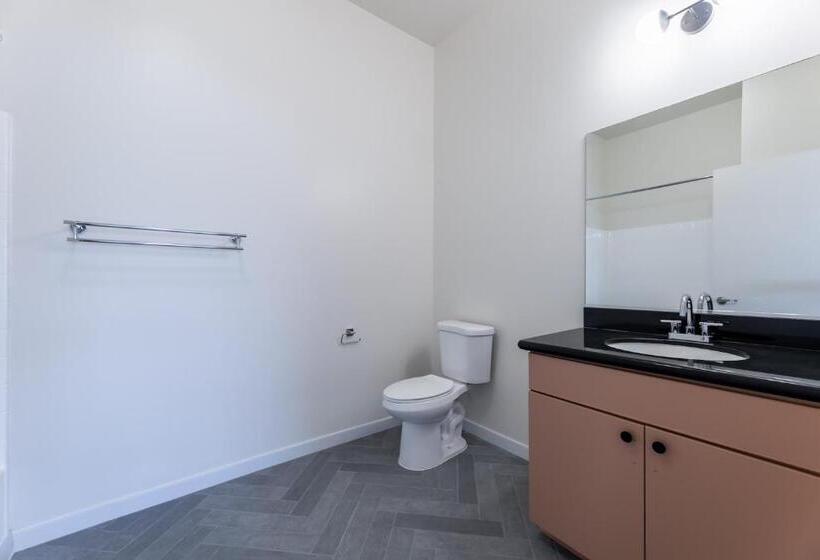 Студия Deluxe, Kasa Sunset Los Angeles
