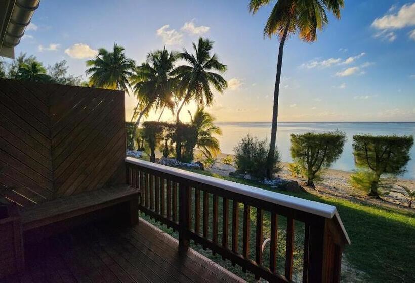 اتاق لوکس با بالکن و چشم‌انداز دریا, Resort Tava'e