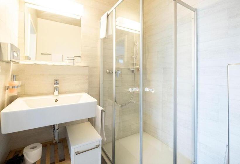 Студио Стандарт с Балконом, Tailormade Hotel IDEA Spreitenbach