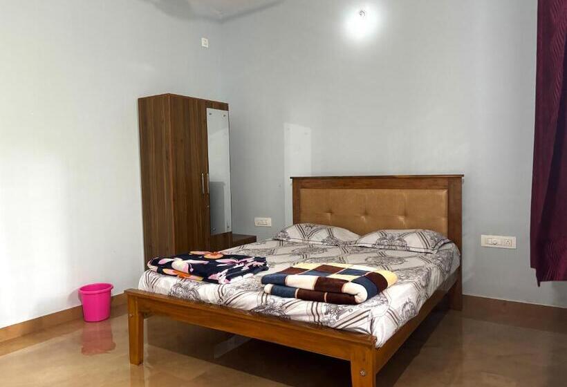 Номер Стандарт, Sri Swarna Darvi Lodge Horanadu