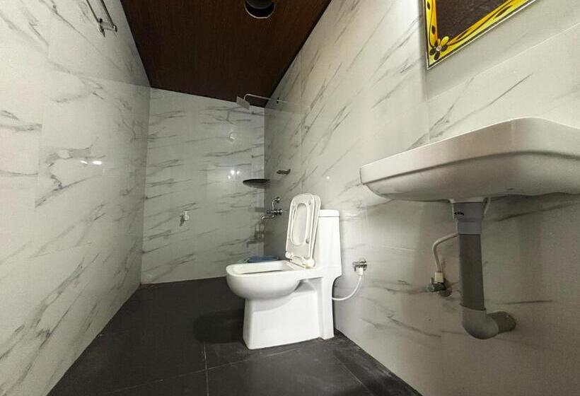 Номер Стандарт, Sri Swarna Darvi Lodge Horanadu