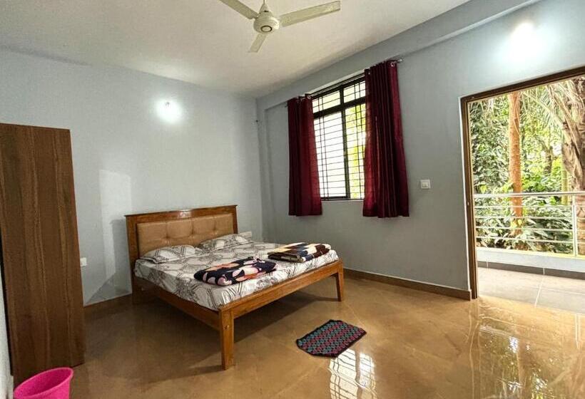 Номер Стандарт, Sri Swarna Darvi Lodge Horanadu