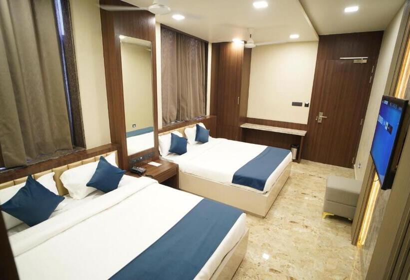 디럭스 트리플 룸, Rich Comfort Ajmer