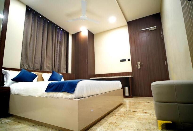 디럭스 트리플 룸, Rich Comfort Ajmer