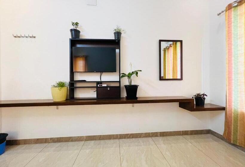 Трехместный Номер Deluxe, Raja Residency