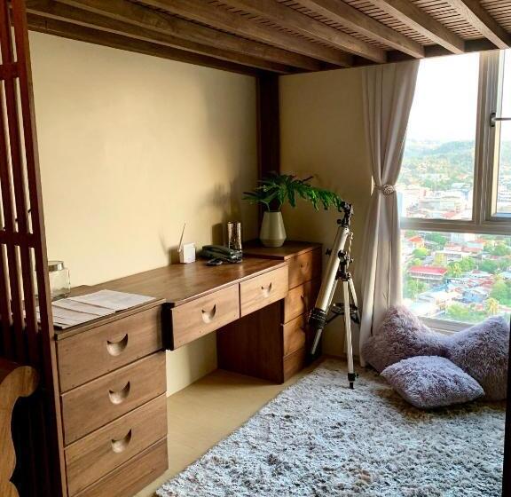 スタンダードスタジオ, Penthouse Condo Studio Unit Centrio Tower W/ Stove