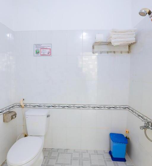 اتاق استاندارد چهار تخته, Red Hotel Côn đảo