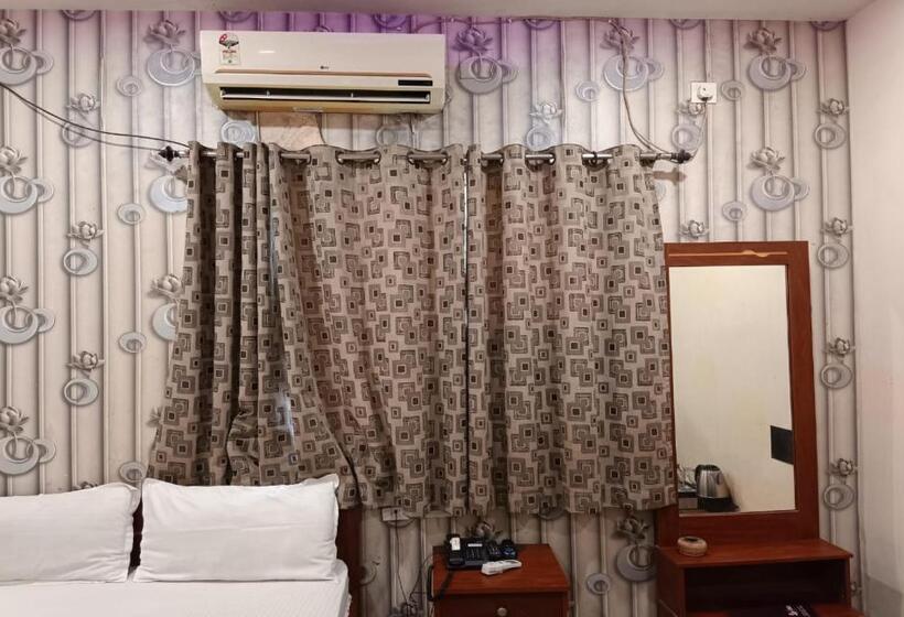 Номер Deluxe, Staymaker The Splces   Bidhannagar
