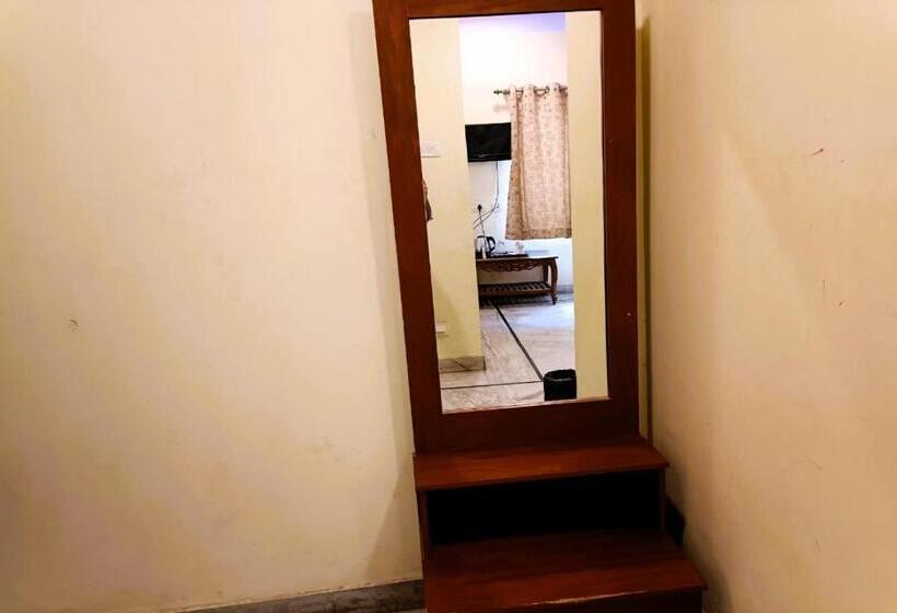 Номер Deluxe, Staymaker The Splces   Bidhannagar