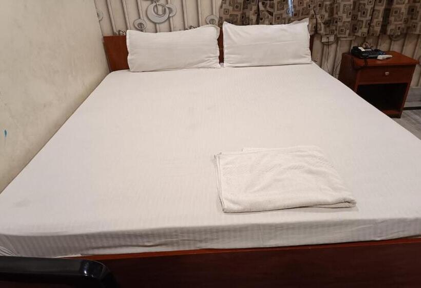 Номер Deluxe, Staymaker The Splces   Bidhannagar
