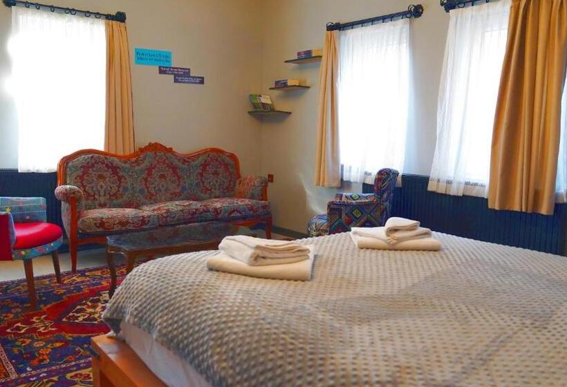 غرفة قياسية سرير كينج, Alpha Stone House