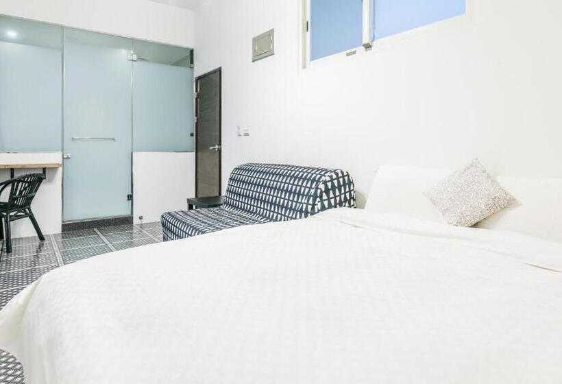 اتاق استاندارد با بالکن, Blue Hole Guesthouse藍洞民宿