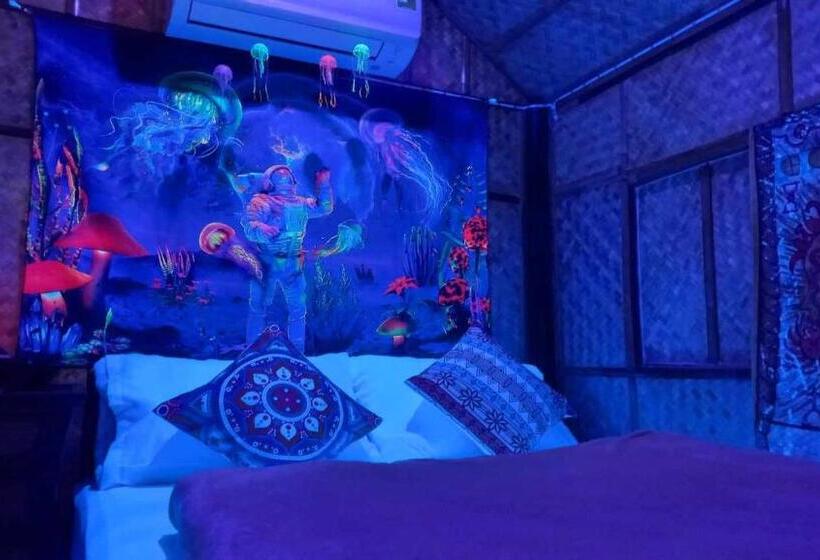 Бунгало Стандарт Вид на Сад, Bar Horizon Hostel