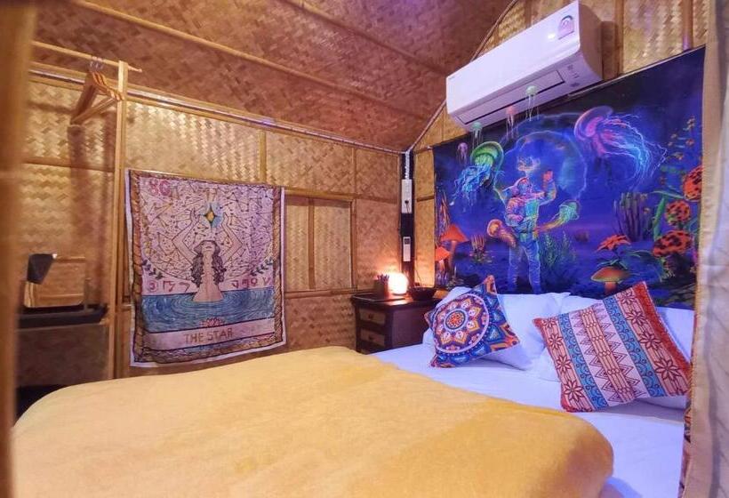 Бунгало Стандарт Вид на Сад, Bar Horizon Hostel