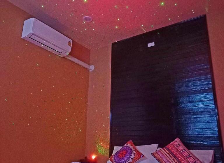 Хижина, Bar Horizon Hostel