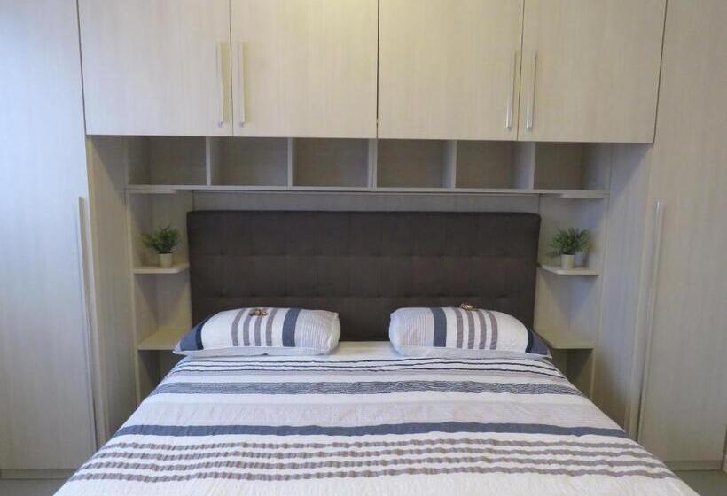 Апартаменты 2 Спальни, Assago Forum Apartment