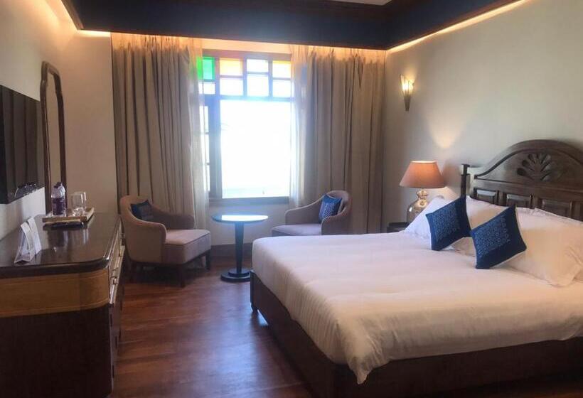 Номер Deluxe Кровать Кинг, The Shillong Address