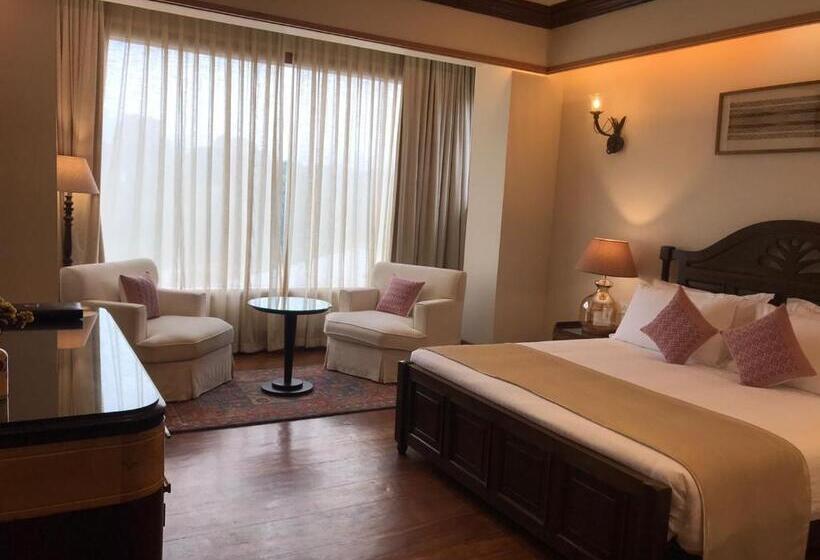 Семейный Номер, The Shillong Address
