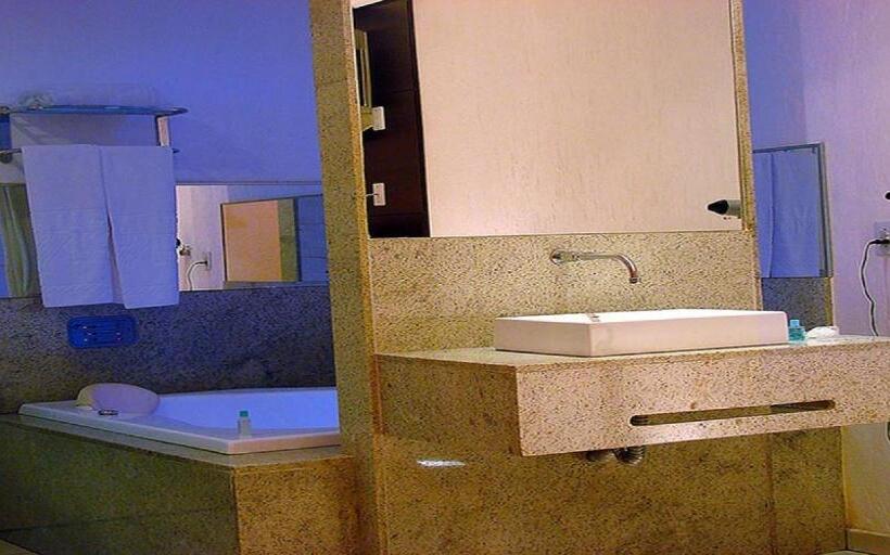 스탠다드 스튜디오, Status Motel Perimetral Adults Only