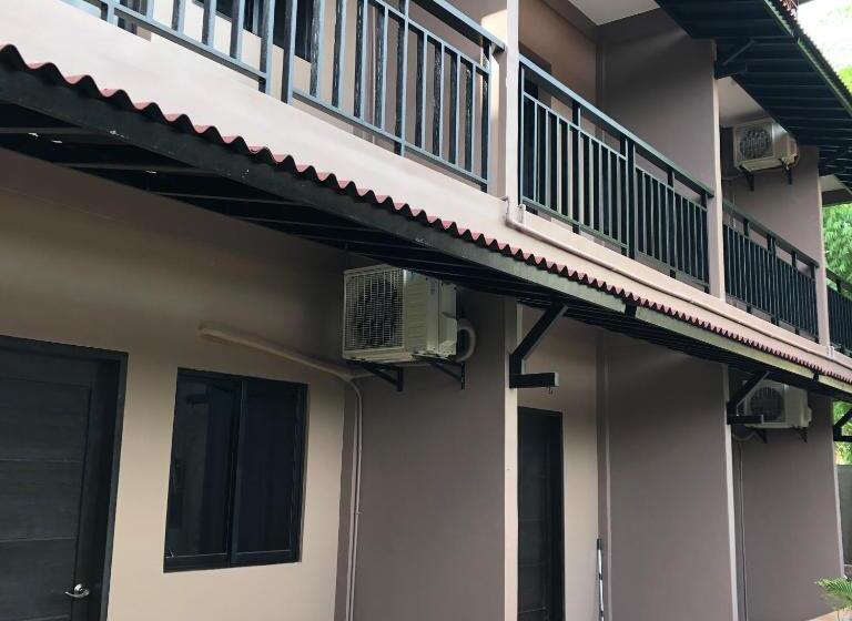 Apartamento 1 Dormitório com Sacada, Alona Princess Suites