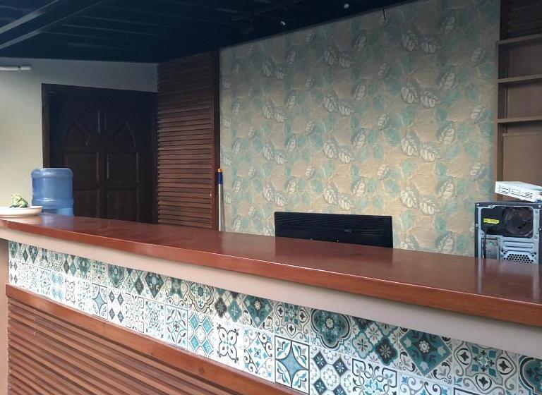 Apartamento 1 Dormitório com Sacada, Alona Princess Suites