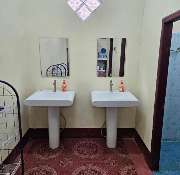 Кровать в Общей Комнате, Kai Lions International Hostel Paksong