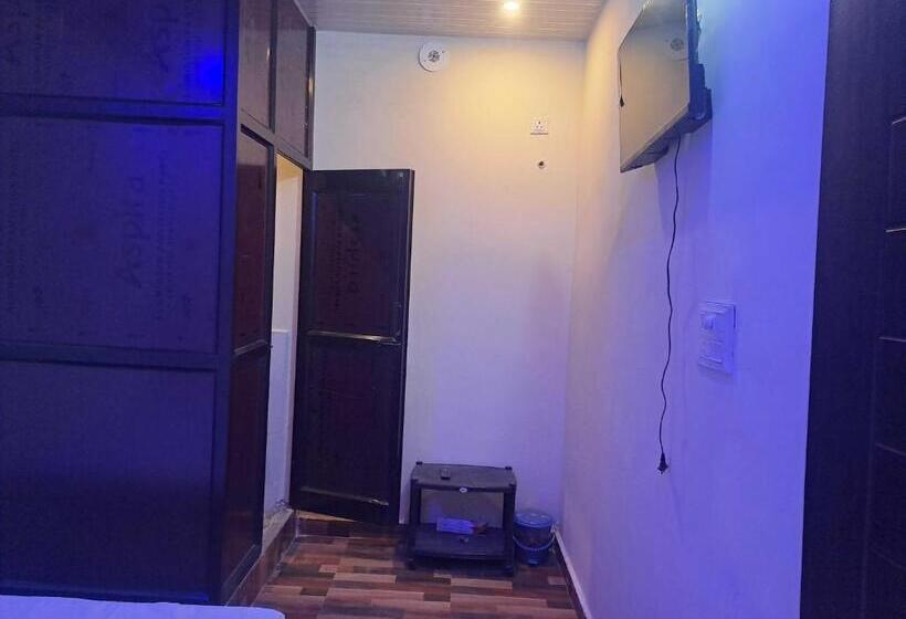 三人经典房间, Oyo Hotel Moonlight