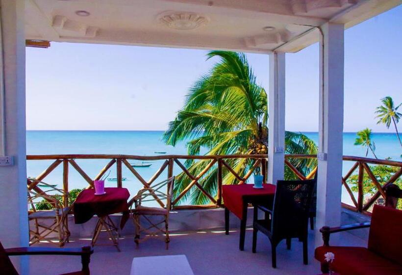 اتاق استاندارد سه نفره, Room In Bb   Room Had Glaund Flow With Two Guests