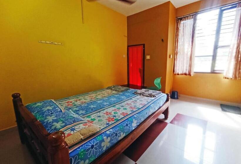 Номер Стандарт, Staymaker Hotel Shri Sai Ram
