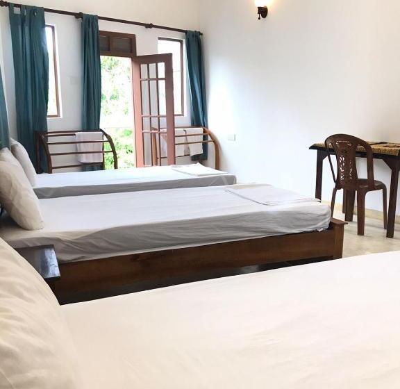 Семейный Номер, Imesh Guest House
