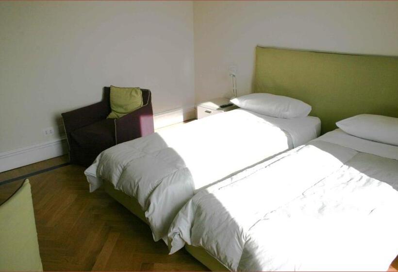 استودیوی لوکس, Residence Gli Angioini Srl
