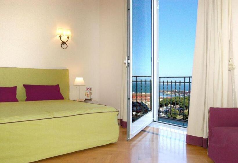 استودیوی لوکس, Residence Gli Angioini Srl