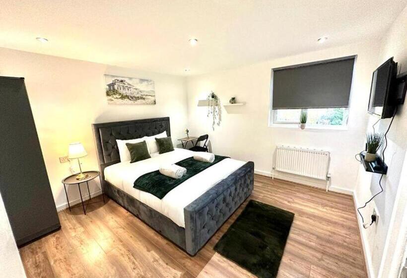 חדר סטנדרט חדר אמבטיה משותף, Hounslow Suites   Tw3