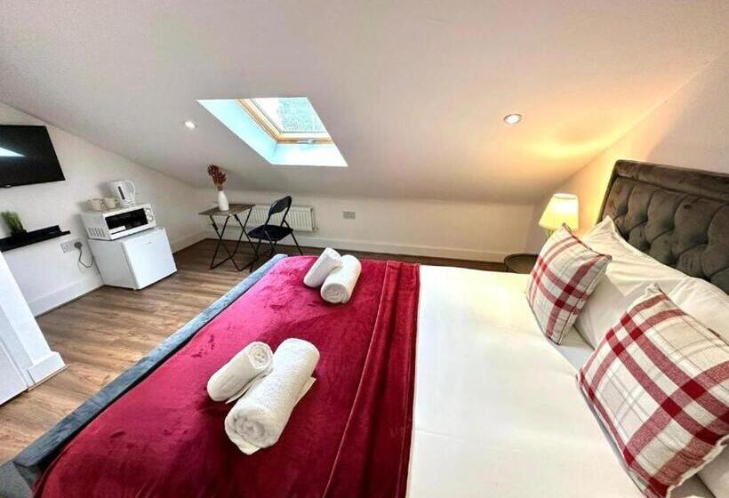 Номер Стандарт Совместная Ванная, Hounslow Suites   Tw3