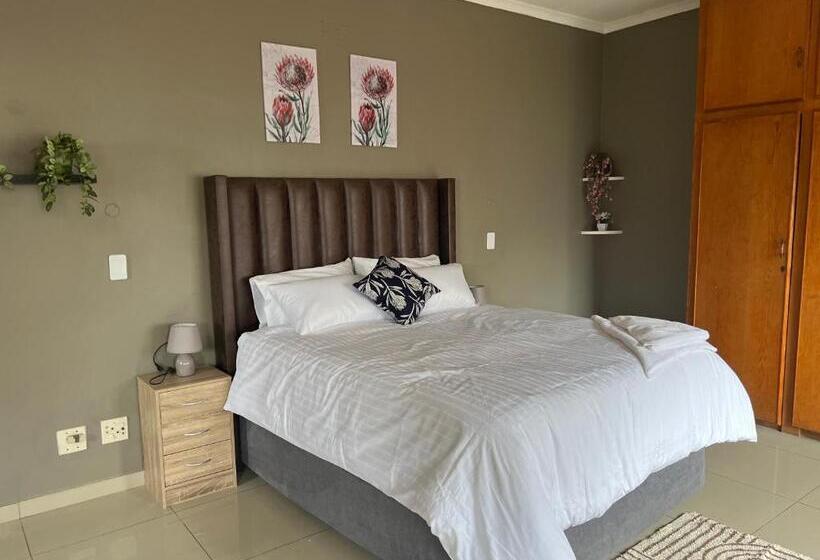 Стандартный Номер Кровать Кинг, Precious Estates