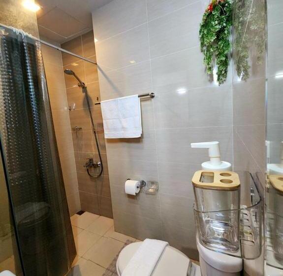 Апартаменты 1 Спальня Вид на Бассейн, Chic Style Condo Unit In Bgc, One Uptown Residences, In Front Of Grand Hyatt!
