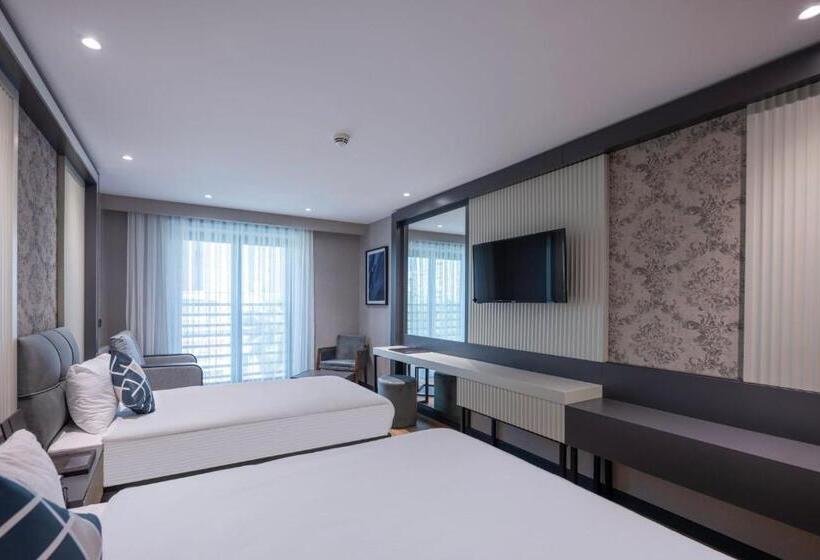 Трехместный Номер Премиум, Four Points Flex By Sheraton Antalya Lara
