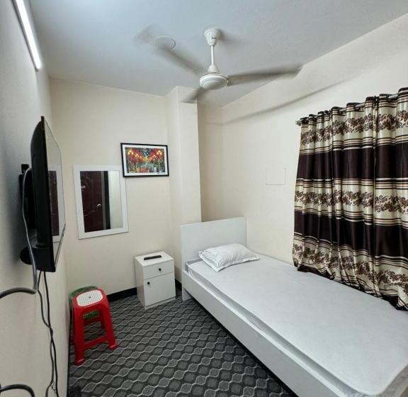 اتاق استاندارد یک نفره, In Need   Near To The Us France Italy Saudi Embassy And Airport