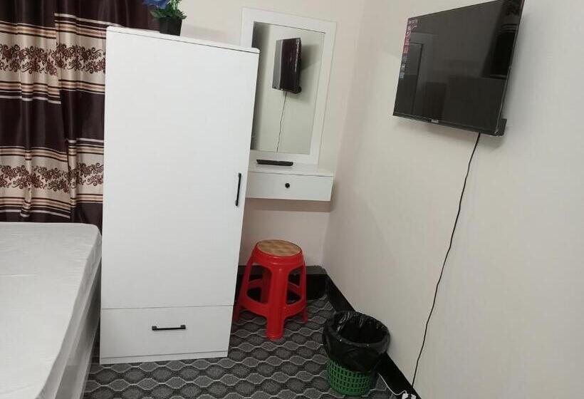 اتاق ساده سه‌ نفره, In Need   Near To The Us France Italy Saudi Embassy And Airport