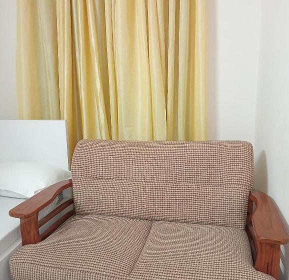 اتاق سوپریور سه تخته, In Need   Near To The Us France Italy Saudi Embassy And Airport